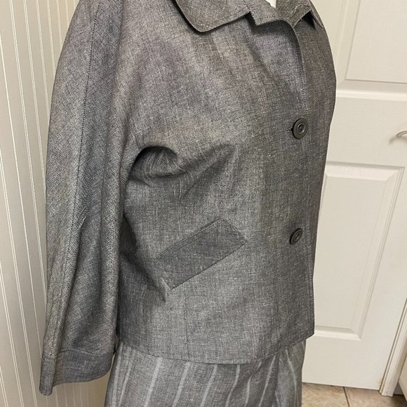 david n grey linen suit with jacket and mid-calf pants, size 12 - Picture 2 of 12